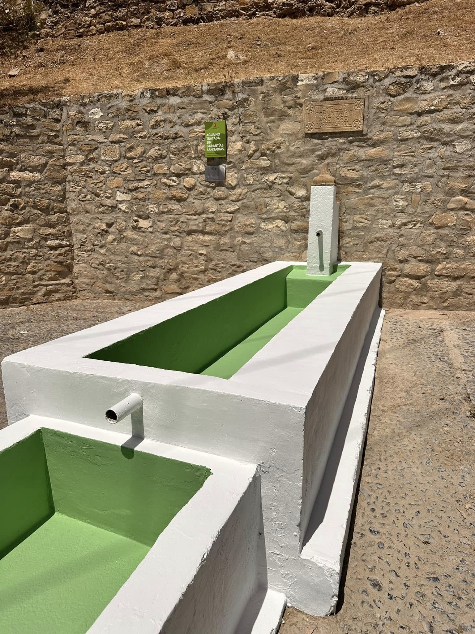 Fuente pintada por Los Pipas
