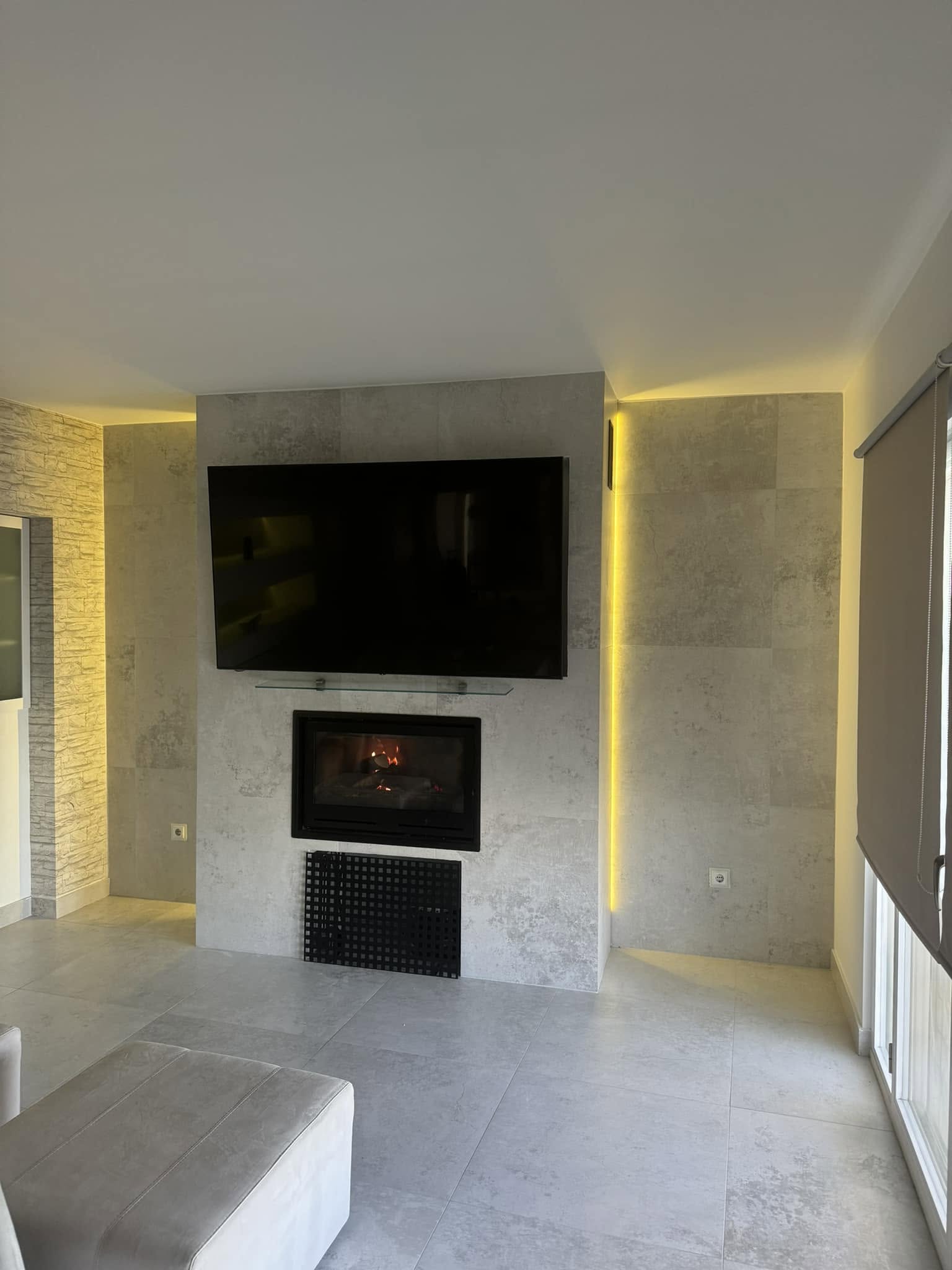 Salón con iluminación LED
